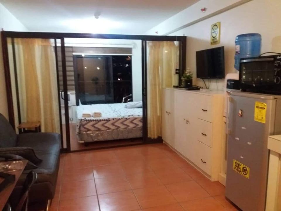 ONE OASIS A1   FREE POOL  AT BACK OF SM MALL DAVAO Apartment in Davao City