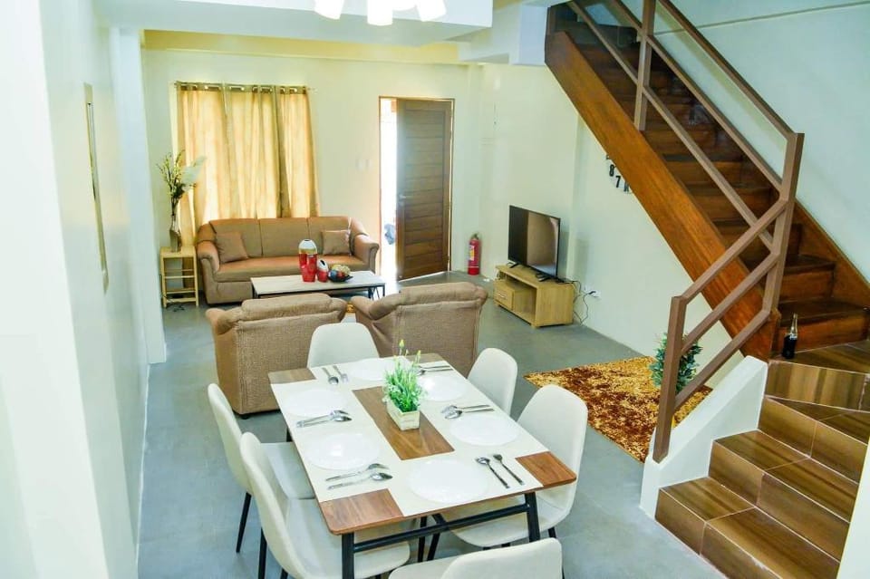 Mailz Haven Door E Modern 3BR Apartment near SM Apartment in Davao City