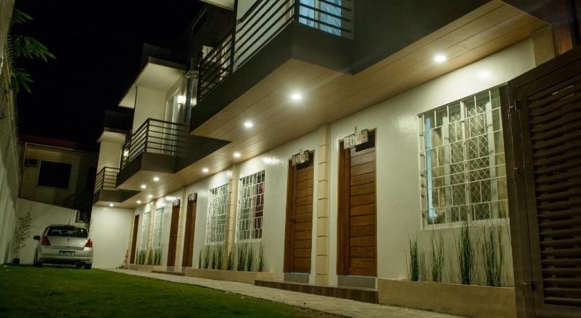 Mailz Haven Door B- Modern 3BR Apartment Near SM Apartment in Davao City