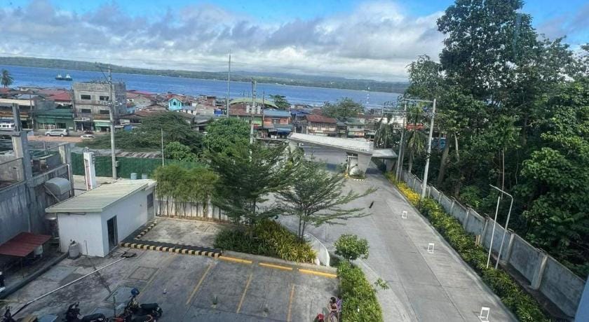 Davao Condo 2BR Pool Wifi Netflix Apartment in Davao City