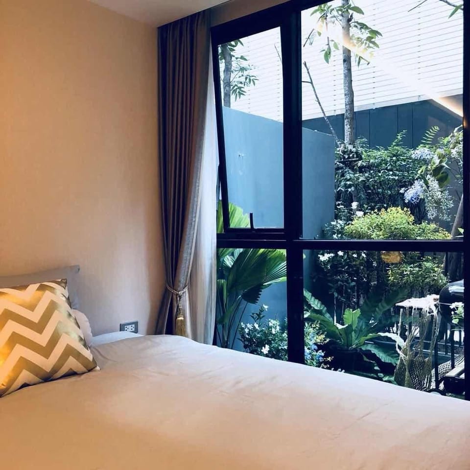 Luxury 2 bedroom with garden Apartment in Bangkok