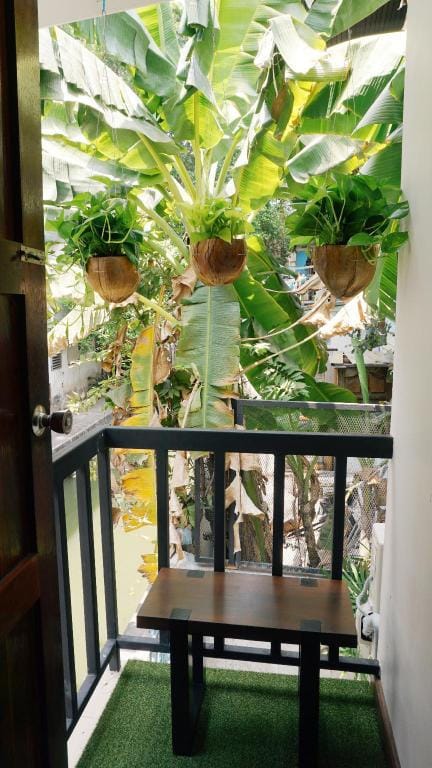 Family 2 BRs, Near Victory Monument Skytrain Vacation rental in Bangkok
