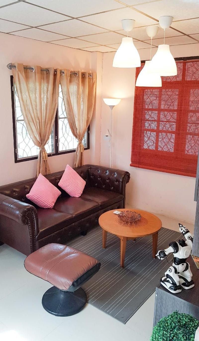 101@Sukhumvit. +simple HOUSE +small POOL +near BTS Vacation rental in Bangkok