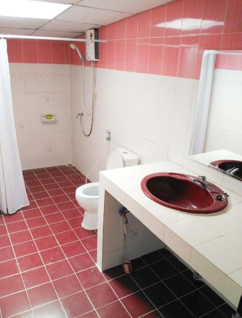 101@Sukhumvit. +simple HOUSE +small POOL +near BTS Vacation rental in Bangkok