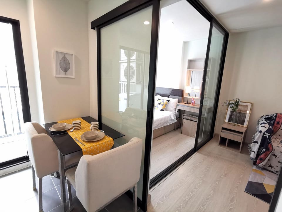 44 ON NUT BTS丨HONEYMOON丨GYM&POOL丨WIFI Apartment in Bangkok