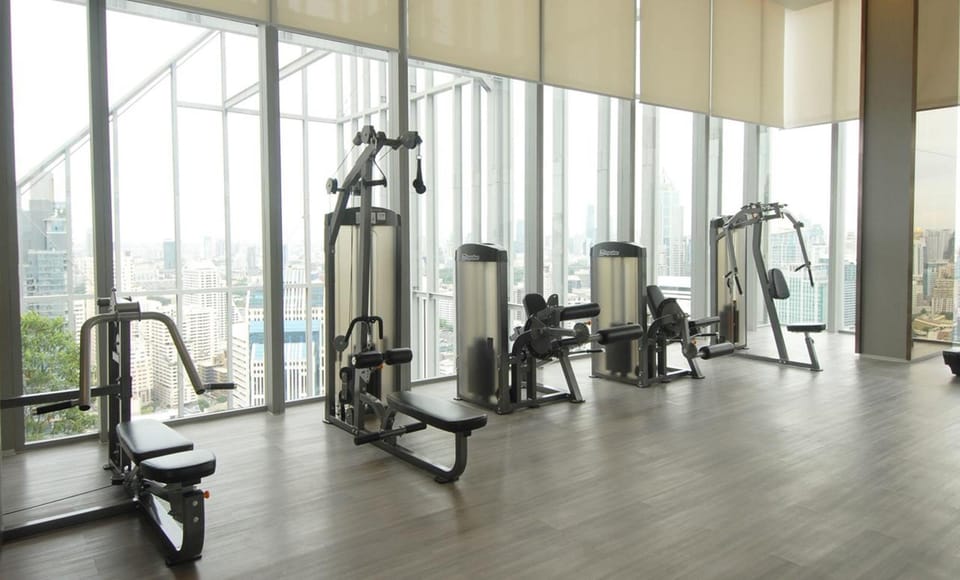 Nana BTS Luxury Studio City View Lovely Sky Pool Apartment in Bangkok