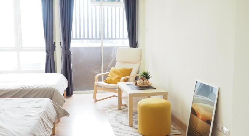 Hostbox Bangkok - King Quadruple Room Apartment in Bangkok