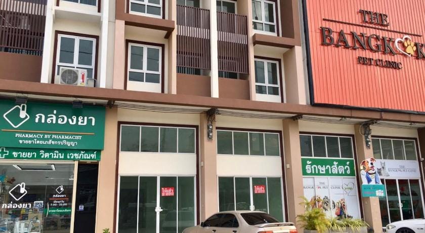Hostbox Bangkok - King Quadruple Room Apartment in Bangkok