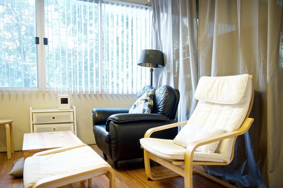  Relax in a Grand Living Space in Sathorn Vacation rental in Bangkok
