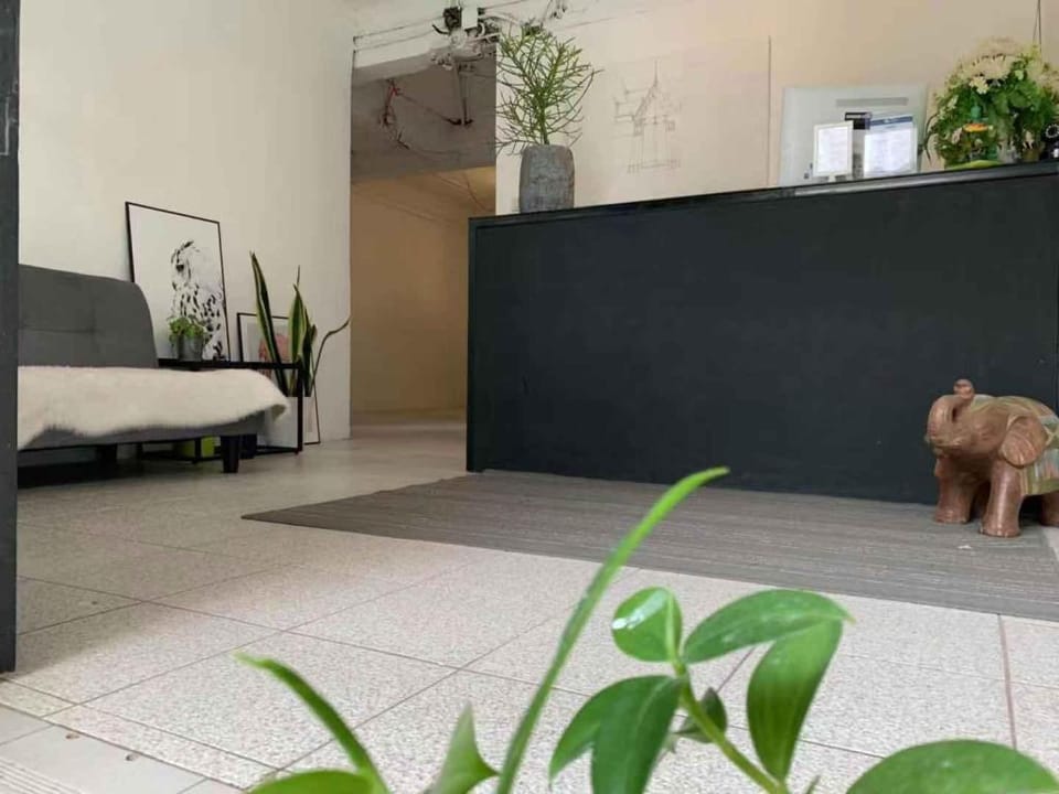 Gfeel (Private family bedroom sharing bathroom ) Apartment in Bangkok