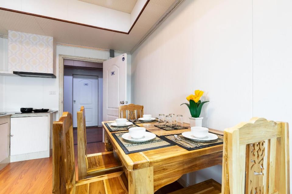 Business suite F Apartment in Bangkok