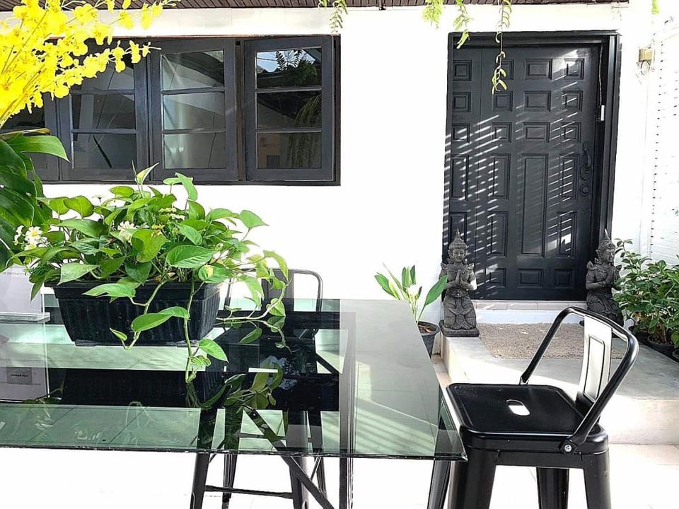 Gfeel Hostel (Private bedroom sharing bathroom ) Apartment in Bangkok