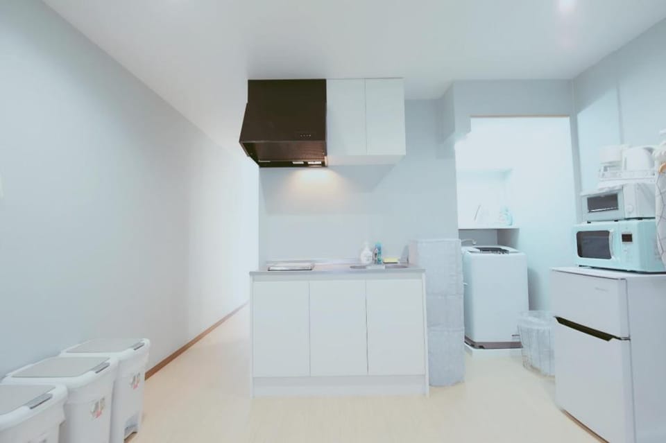 Close to Shin-Imamiya Stn, 2 ppl, perfect for tour Apartment in Osaka