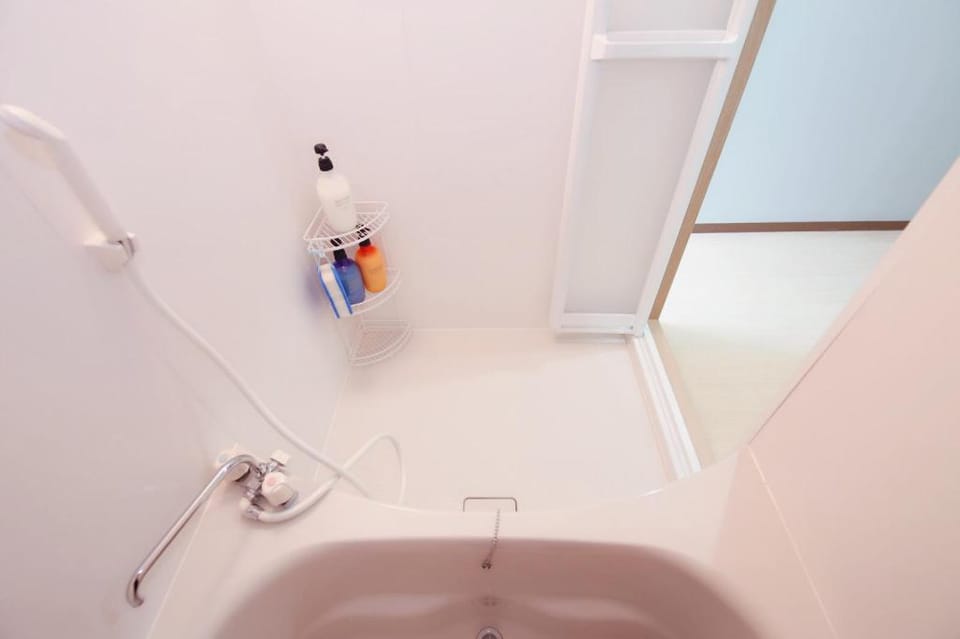 Close to Shin-Imamiya Stn, 5 ppl, perfect for tour Apartment in Osaka