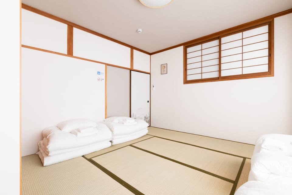 LW-DOTONBORI Shinsaibashi 300m, 3 mins Nippombashi Apartment in Osaka
