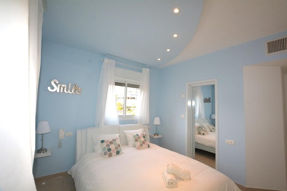 BEAUTIFUL APT SEA VIEW - PARKING / SEA SIDE Apartment in Eilat