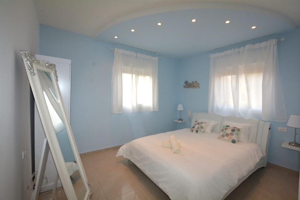 BEAUTIFUL APT SEA VIEW - PARKING / SEA SIDE Apartment in Eilat