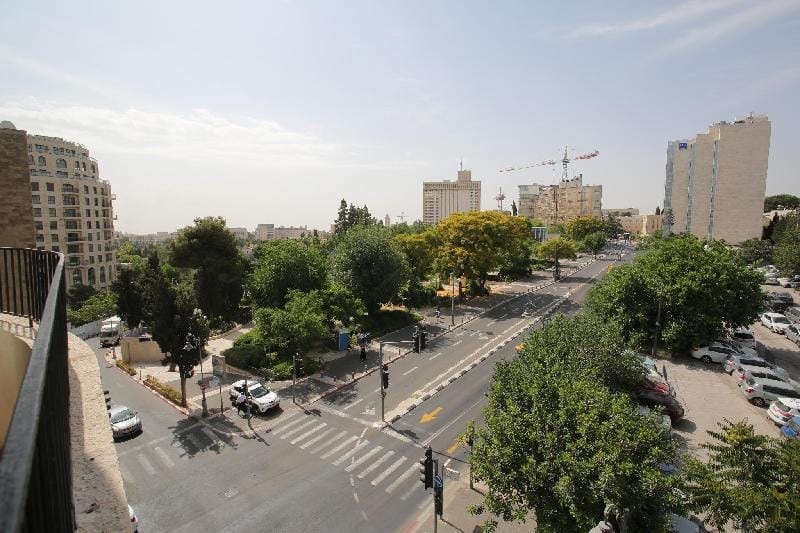 Heart of Jerusalem best balcony apartment Apartment in Jerusalem