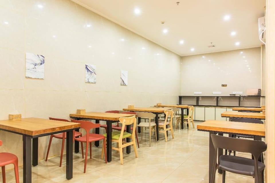 Deluxe twin-bed room-双床房|晟悦宿|晚上9点至早上7点通宵接送机|白云机场 Apartment in Guangzhou