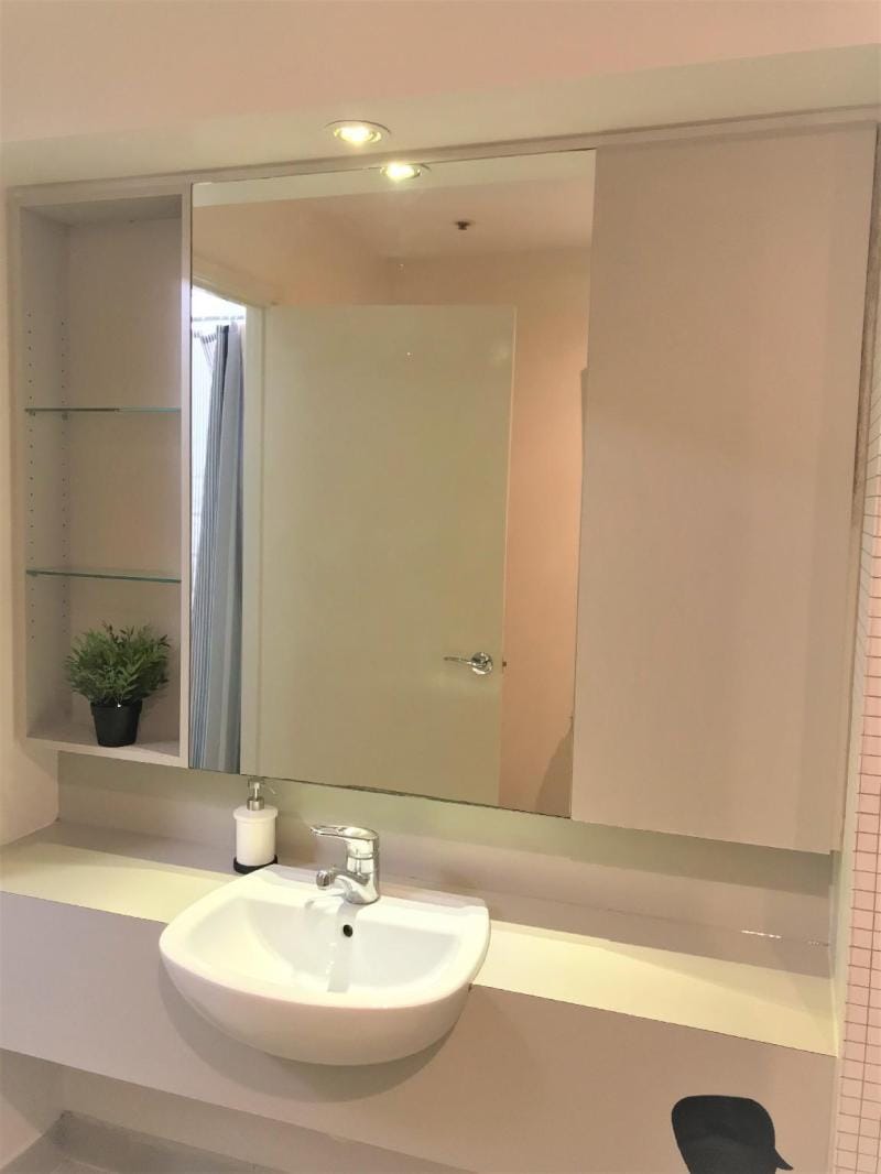 AUML07-5 CBD private room cozy apt free tram zone Apartment in Melbourne
