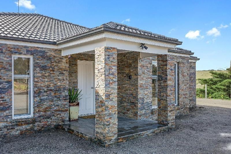 Bulla Hill  - Modern, 6 Bdrms near Melb Airport Vacation rental in Melbourne