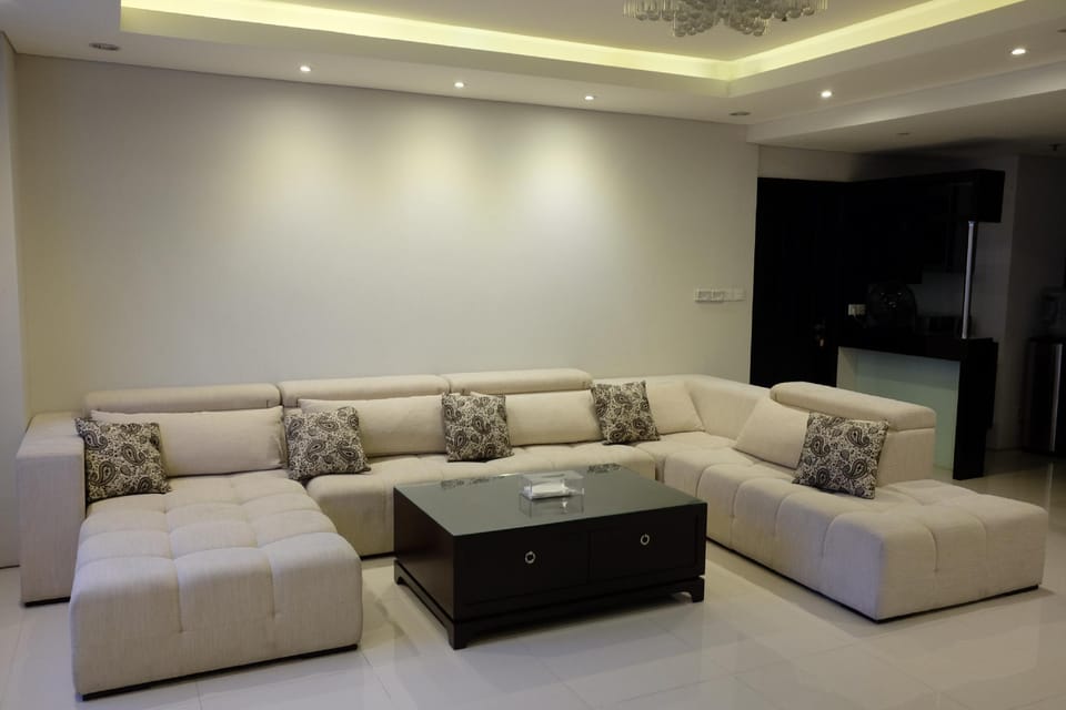 Spacious134m2.PrivateLuxury.Connect TunjunganPlaza Apartment in Surabaya