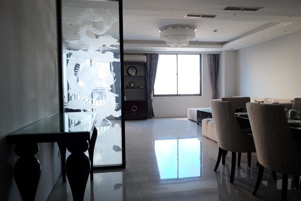 Spacious134m2.PrivateLuxury.Connect TunjunganPlaza Apartment in Surabaya