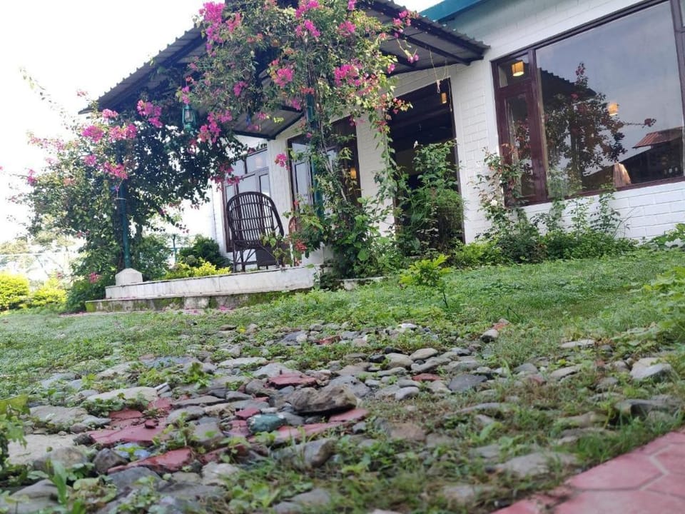 The Mountford’s, ‘Arcadia’, Cottage. Bhimtal Vacation rental in Uttarakhand