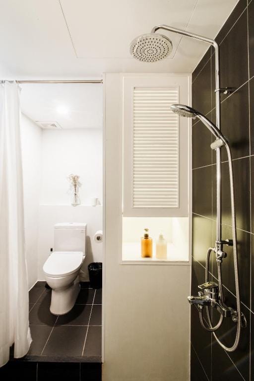 Tropical Studio | Bathtub | 5★ Views by CIRCADIAN Apartment in Ho Chi Minh City