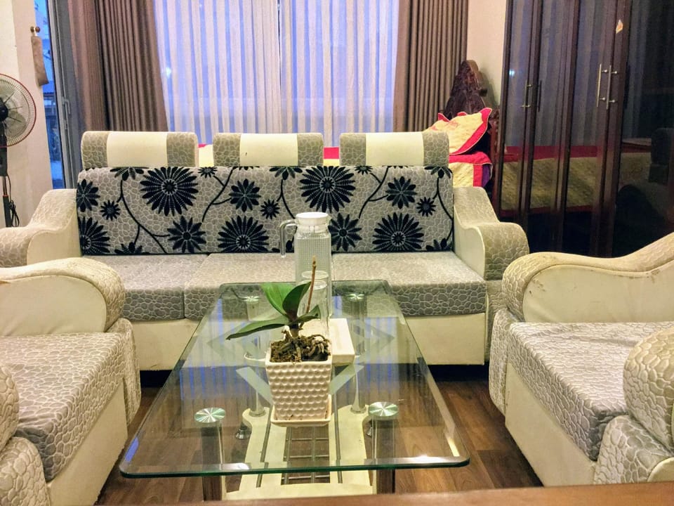 Wide, cozy, modern studio apartment in District 11 Apartment in Ho Chi Minh City