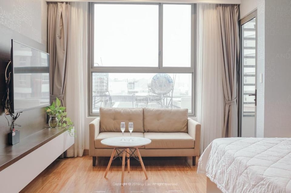	 [AIRPORT][ MODERN+CONVENIENT] [FREE GYM+POOL]   Apartment in Ho Chi Minh City