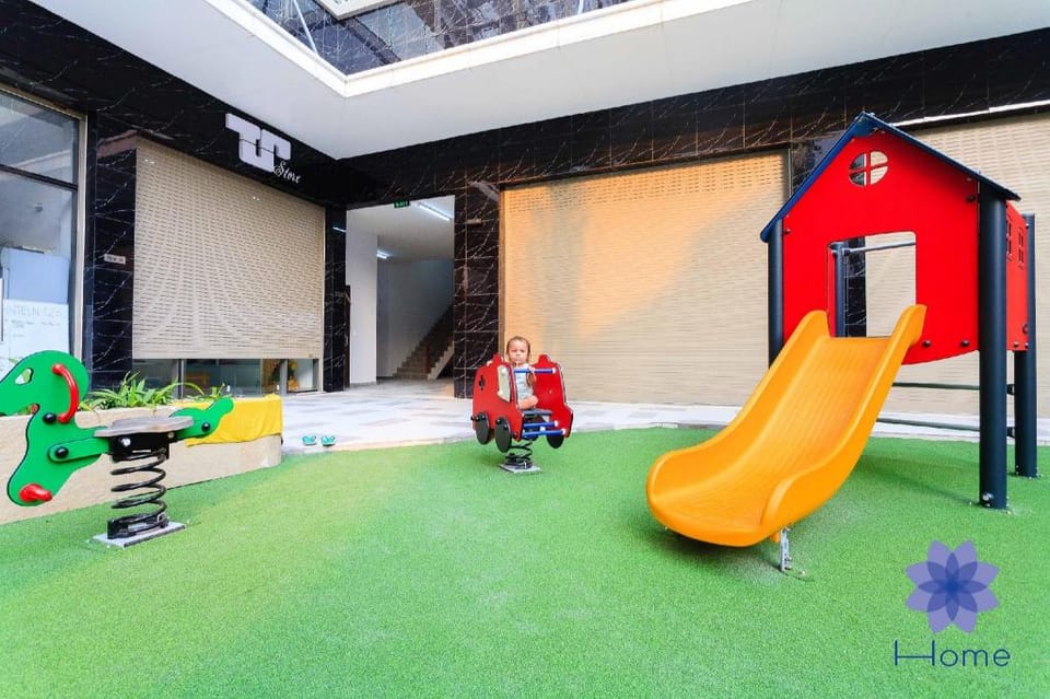 Dreamy Eyes, 2Brs Apt near Airport w/Free Gym&Pool Apartment in Ho Chi Minh City