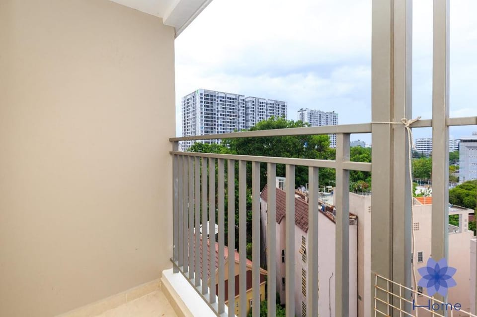 Way Back Home, 2BRs near Airport w/Free Gym&Pool Apartment in Ho Chi Minh City