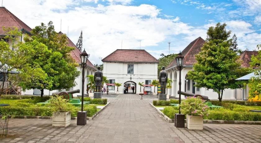 Losmen 2000 Tiga Bed and Breakfast in Yogyakarta