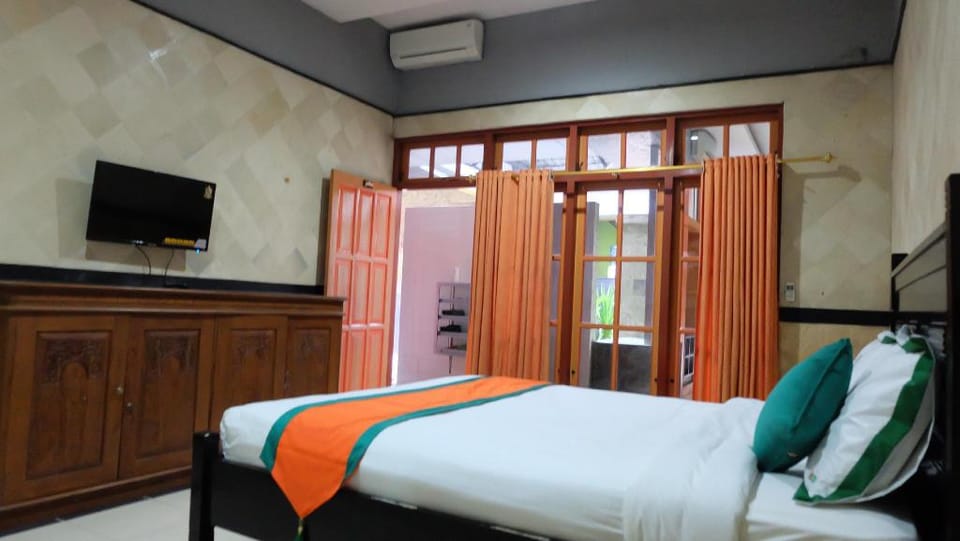 Homestay Syariah  dekat Gembiraloka Zoo 2 by Simply Homy Vacation rental in Yogyakarta
