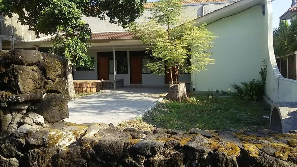 Srikaloka 12 - for Female & Couple Backpackers Vacation rental in Special Region of Yogyakarta