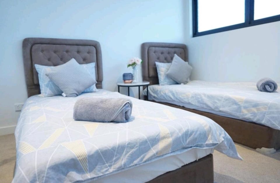 Luxury Modern 4BR Home close to Olympic Park & CBD Vacation rental in Sydney
