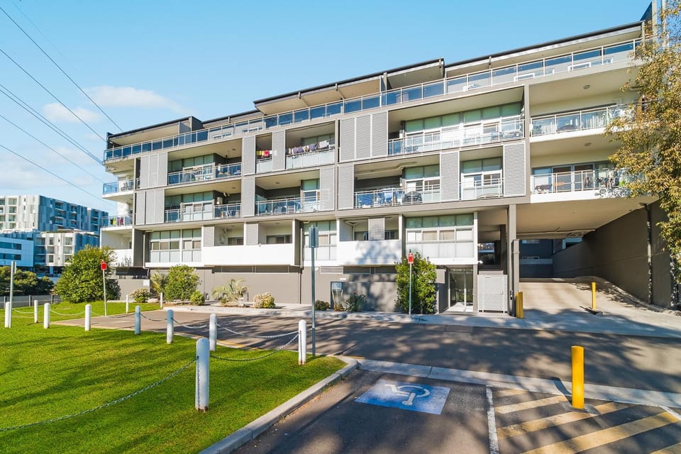 Modern & Stunning 2BD APT In Heart Of Canterbury Apartment in Sydney