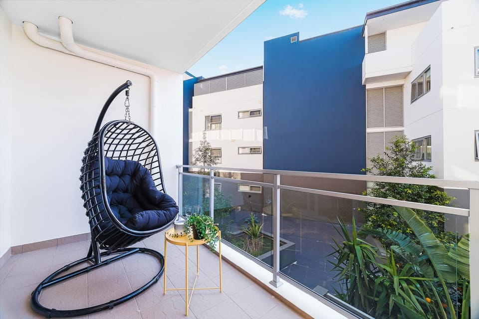 Modern & Stunning 2BD APT In Heart Of Canterbury Apartment in Sydney