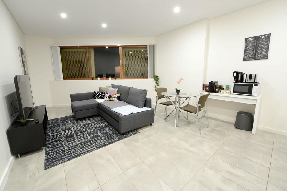 A16 Executive Apt 1 Bedroom @ Chippendale Green Apartment in Sydney