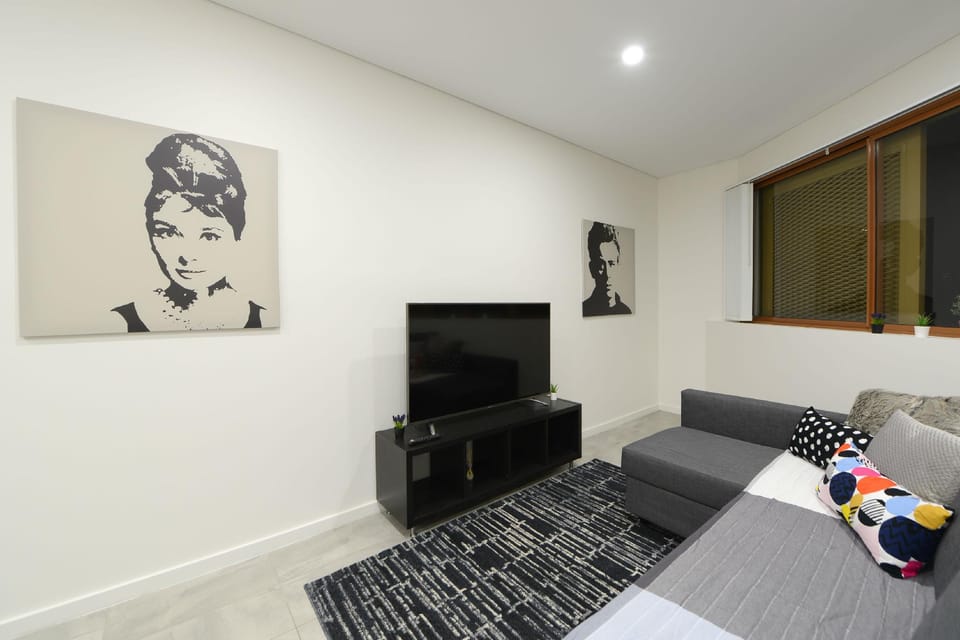 A16 Executive Apt 1 Bedroom @ Chippendale Green Apartment in Sydney