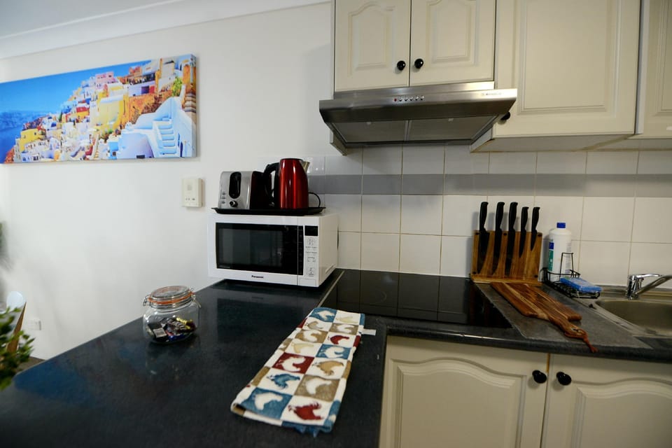 B08 Budget Gateway Sydney CBD @ Chippendale Green Apartment in Sydney