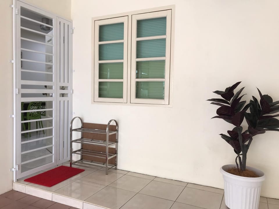 The CountryMan, Terrace House near The Spring Mall Vacation rental in Kuching