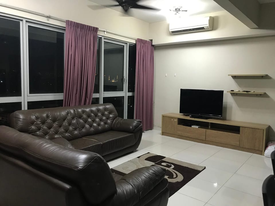 Home Stay @ Regalia 2BR Infinity Pool Apartment in Federal Territory of Kuala Lumpur