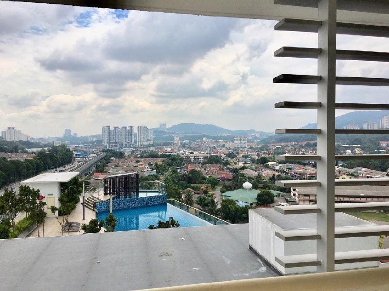 [FREE WIFI] MRT Station Connected Cheras Condo Apartment in Hulu Langat