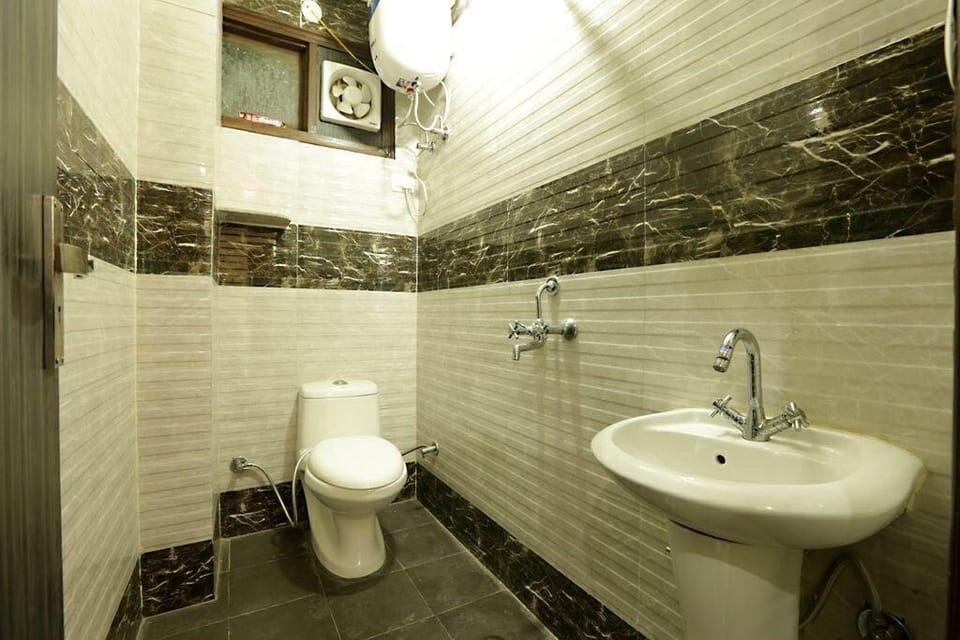 Lotus Homes Vasant kunj near Airport Apartment in New Delhi