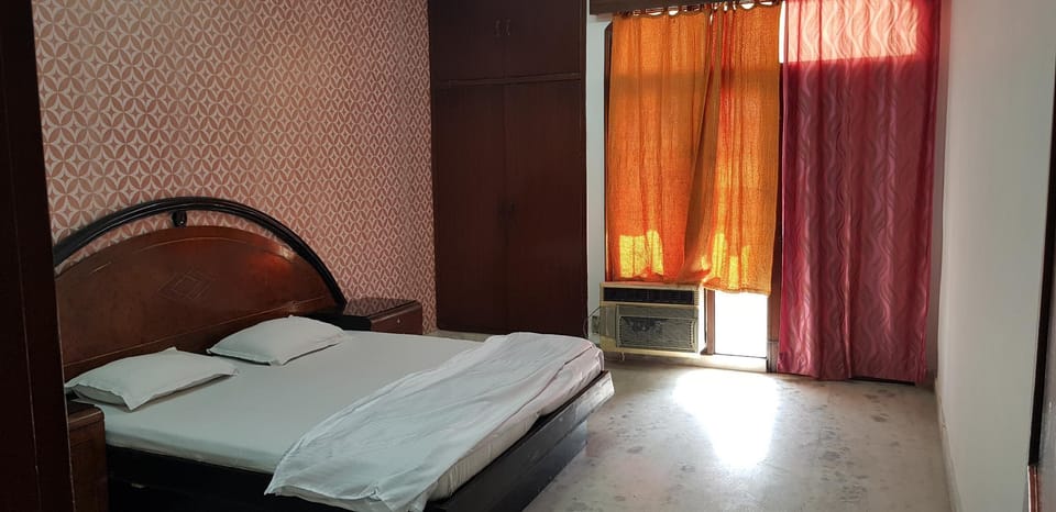 Spacious 4bhk apartment Apartment in New Delhi