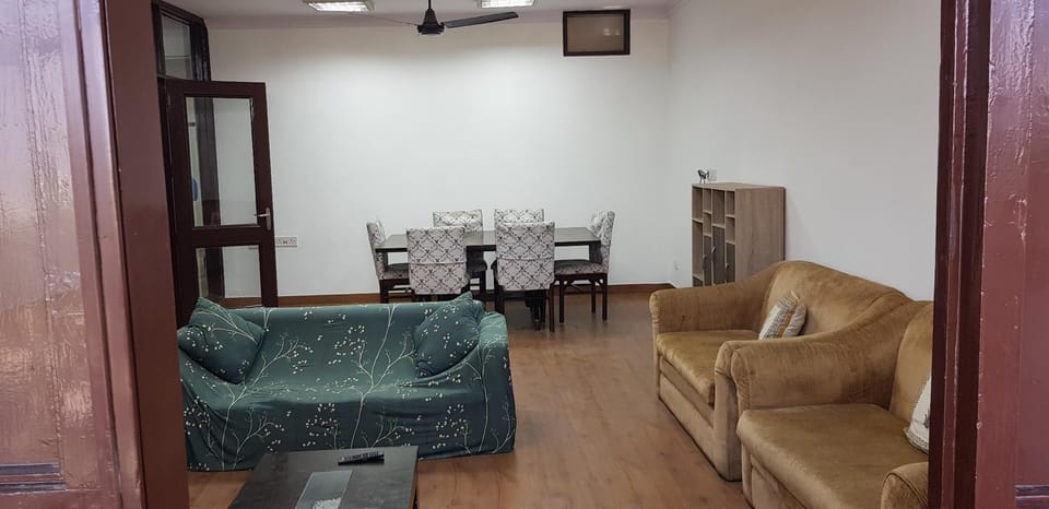 Spacious 4bhk apartment Apartment in New Delhi