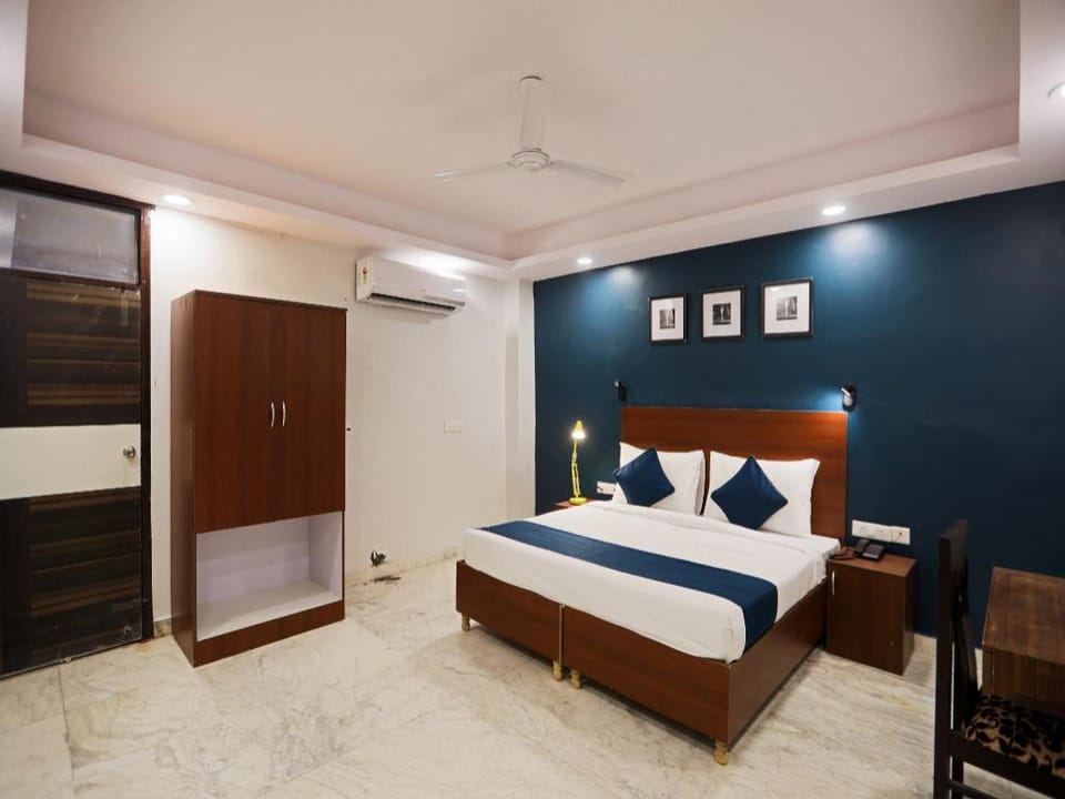 Super HOTEL SILVERKEY NEAR LIC BUILDING MAIN RD KHODA NEXT TO SHYAM OIL Hotel in Noida