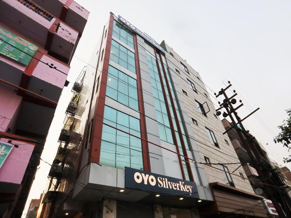 Super HOTEL SILVERKEY NEAR LIC BUILDING MAIN RD KHODA NEXT TO SHYAM OIL Hotel in Noida